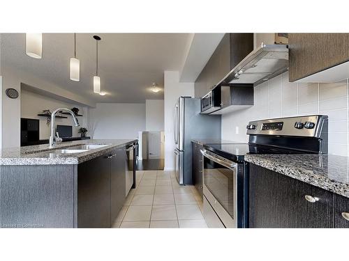 3068 Postridge Drive, Oakville, ON - Indoor Photo Showing Kitchen With Upgraded Kitchen