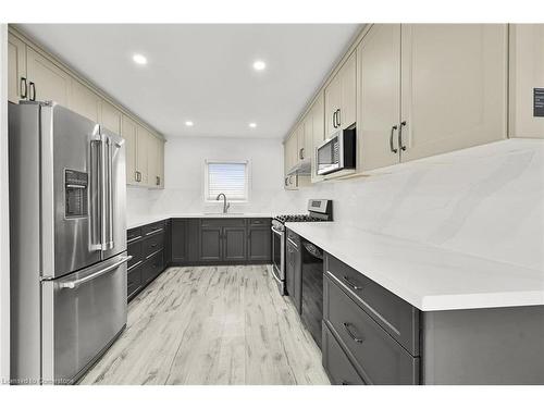 1320 Hwy 56, Glanbrook, ON - Indoor Photo Showing Kitchen With Upgraded Kitchen