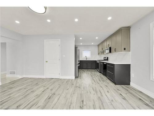 1320 Hwy 56, Glanbrook, ON - Indoor Photo Showing Kitchen