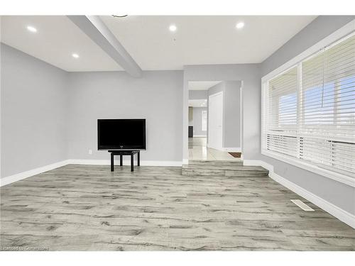 1320 Hwy 56, Glanbrook, ON - Indoor Photo Showing Other Room