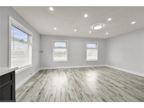 1320 Hwy 56, Glanbrook, ON - Indoor Photo Showing Other Room