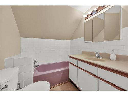 1320 Hwy 56, Glanbrook, ON - Indoor Photo Showing Bathroom