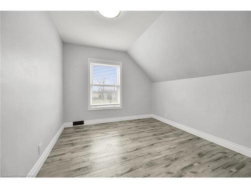 1320 Hwy 56, Glanbrook, ON - Indoor Photo Showing Other Room