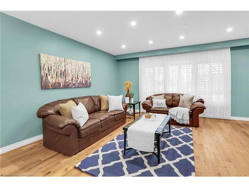 48 Debora Drive, Grimsby, ON - Indoor Photo Showing Living Room