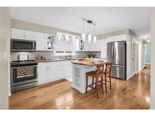 48 Debora Drive, Grimsby, ON - Indoor Photo Showing Kitchen With Upgraded Kitchen