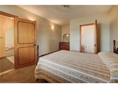 45 Selkirk Avenue, Hamilton, ON - Indoor Photo Showing Bedroom