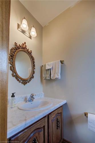 45 Selkirk Avenue, Hamilton, ON - Indoor Photo Showing Bathroom