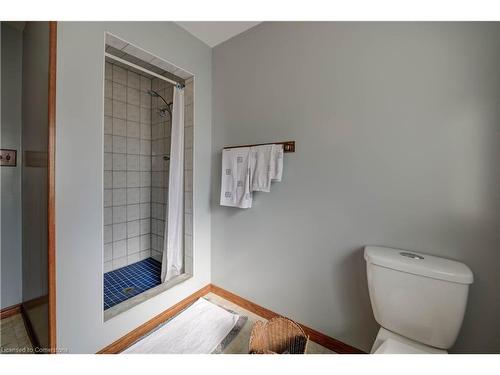 45 Selkirk Avenue, Hamilton, ON - Indoor Photo Showing Bathroom