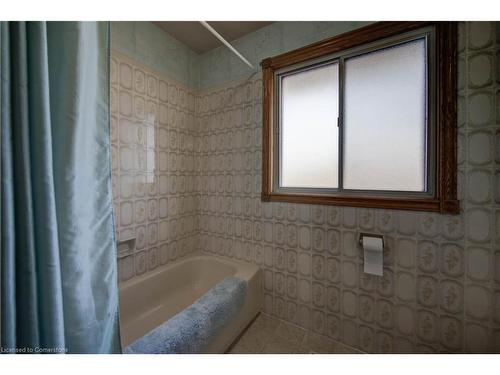 45 Selkirk Avenue, Hamilton, ON - Indoor Photo Showing Bathroom