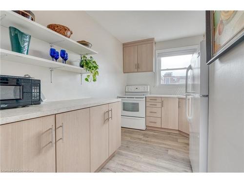 410B-5 East 36Th Street, Hamilton, ON - Indoor Photo Showing Kitchen