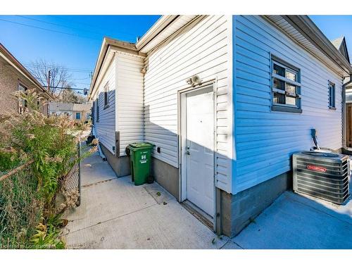 536 John Street N, Hamilton, ON - Outdoor