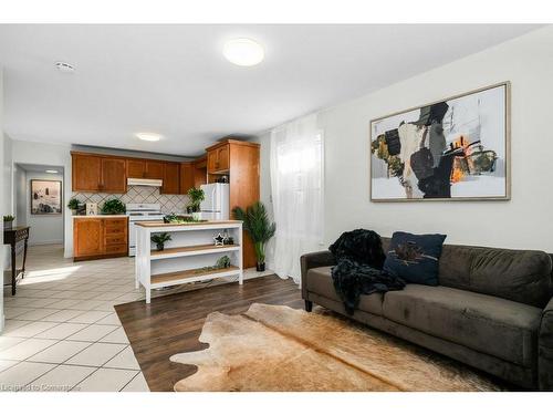 536 John Street N, Hamilton, ON - Indoor Photo Showing Living Room