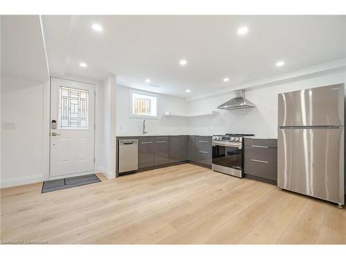 Lower Unit-415 Hampton Heath Road, Burlington, ON - Indoor Photo Showing Kitchen