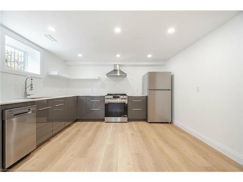 Lower Unit-415 Hampton Heath Road, Burlington, ON - Indoor Photo Showing Kitchen With Upgraded Kitchen