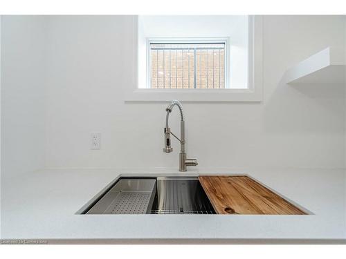 Lower Unit-415 Hampton Heath Road, Burlington, ON - Indoor Photo Showing Kitchen