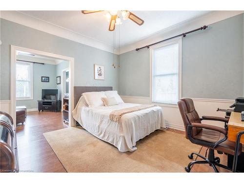 202 Canada Street, Hamilton, ON - Indoor Photo Showing Bedroom