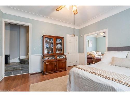 202 Canada Street, Hamilton, ON - Indoor Photo Showing Bedroom