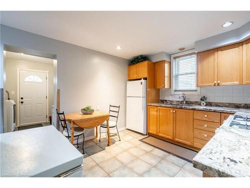 202 Canada Street, Hamilton, ON - Indoor Photo Showing Kitchen