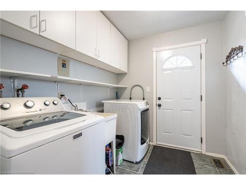 202 Canada Street, Hamilton, ON - Indoor Photo Showing Laundry Room