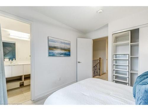 62-1121 Cooke Boulevard, Burlington, ON - Indoor Photo Showing Bedroom