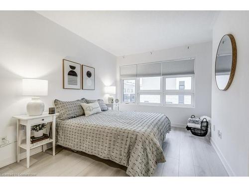 62-1121 Cooke Boulevard, Burlington, ON - Indoor Photo Showing Bedroom