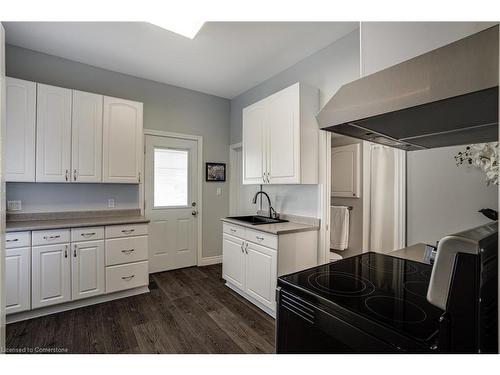 94 Pleasant Avenue, St. Catharines, ON - Indoor Photo Showing Kitchen