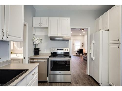 94 Pleasant Avenue, St. Catharines, ON - Indoor Photo Showing Kitchen