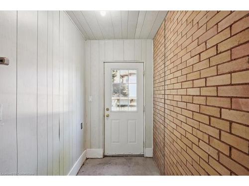 76 Spadina Avenue, Hamilton, ON - Indoor Photo Showing Other Room