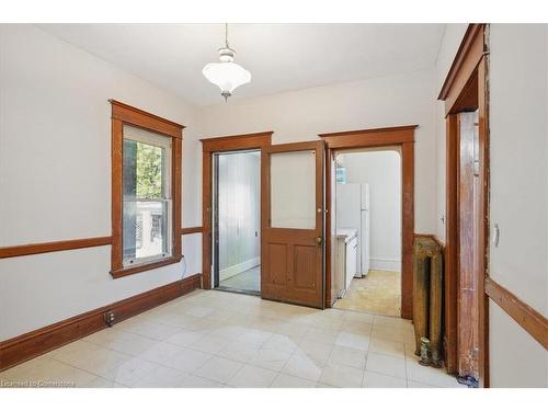 76 Spadina Avenue, Hamilton, ON - Indoor Photo Showing Other Room