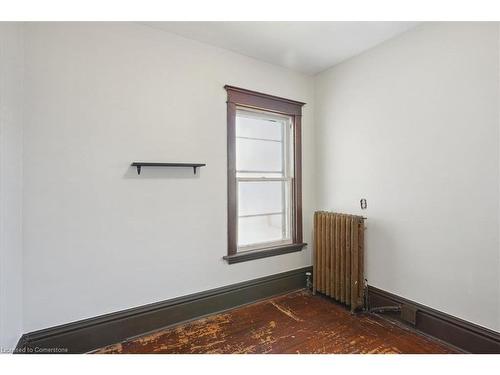 76 Spadina Avenue, Hamilton, ON - Indoor Photo Showing Other Room