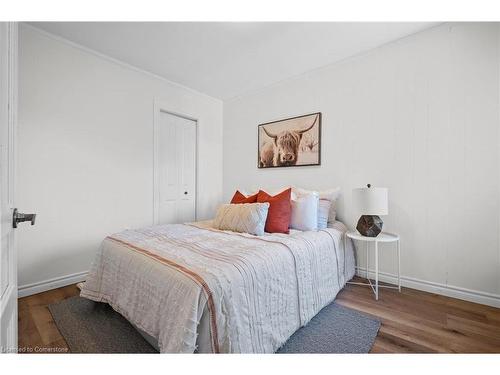 281 Wentworth Street N, Hamilton, ON - Indoor Photo Showing Bedroom