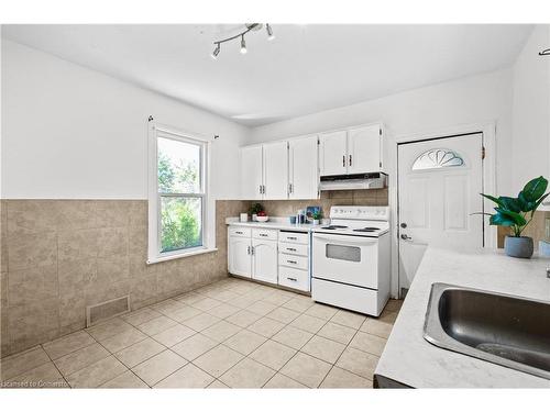 281 Wentworth Street N, Hamilton, ON - Indoor Photo Showing Kitchen