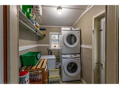 94 Avonlea Street, Ingersoll, ON - Indoor Photo Showing Laundry Room