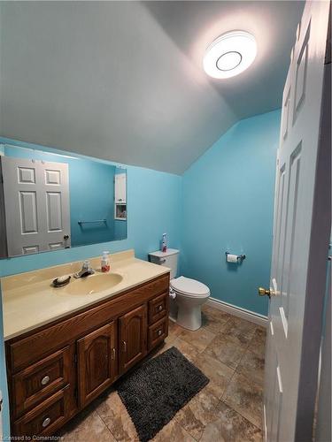 94 Avonlea Street, Ingersoll, ON - Indoor Photo Showing Bathroom