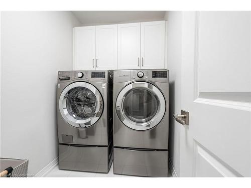 3447 Eternity Way, Oakville, ON - Indoor Photo Showing Laundry Room