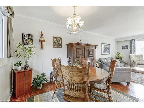 655 Cumberland Avenue, Burlington, ON - Indoor Photo Showing Dining Room