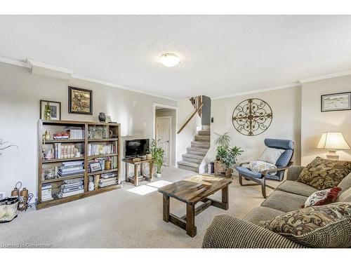 655 Cumberland Avenue, Burlington, ON - Indoor Photo Showing Living Room