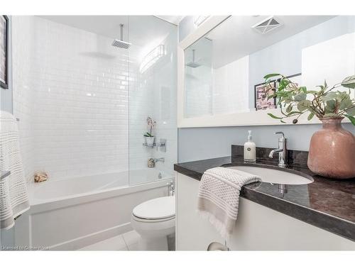 2206-90 Park Lawn Road, Etobicoke, ON - Indoor Photo Showing Bathroom