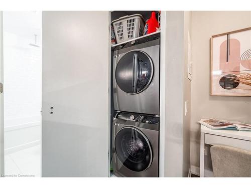 2206-90 Park Lawn Road, Etobicoke, ON - Indoor Photo Showing Laundry Room