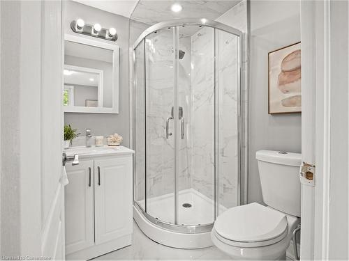 330 Dieppe Street, Welland, ON - Indoor Photo Showing Bathroom