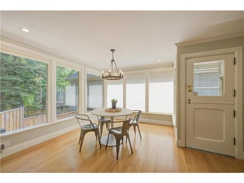 66 Park Avenue E, Burlington, ON - Indoor Photo Showing Dining Room