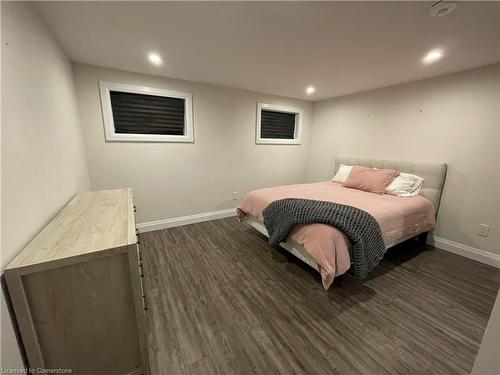 66 Park Avenue E, Burlington, ON - Indoor Photo Showing Bedroom