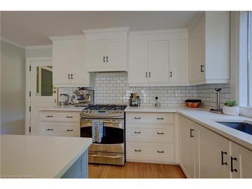 66 Park Avenue E, Burlington, ON - Indoor Photo Showing Kitchen