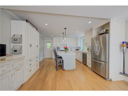 66 Park Avenue E, Burlington, ON - Indoor Photo Showing Kitchen