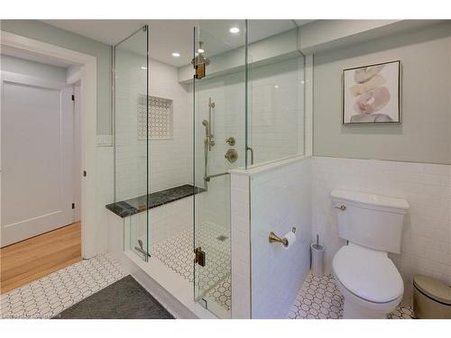 66 Park Avenue E, Burlington, ON - Indoor Photo Showing Bathroom