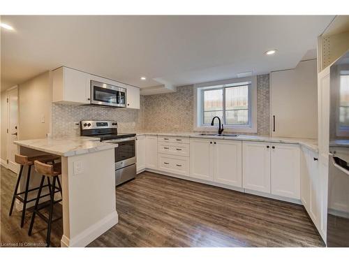 66 Park Avenue E, Burlington, ON - Indoor Photo Showing Kitchen With Double Sink With Upgraded Kitchen