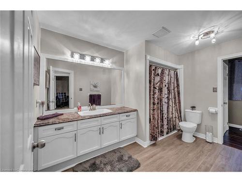 25 Lindsay Drive, Haldimand County, ON - Indoor Photo Showing Bathroom