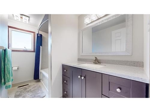 6 Princip Street, Hamilton, ON - Indoor Photo Showing Bathroom