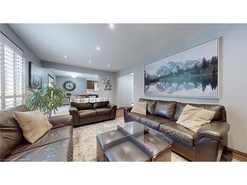 6 Princip Street, Hamilton, ON - Indoor Photo Showing Living Room