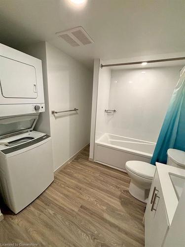 606-1160 Main Street E, Hamilton, ON - Indoor Photo Showing Laundry Room